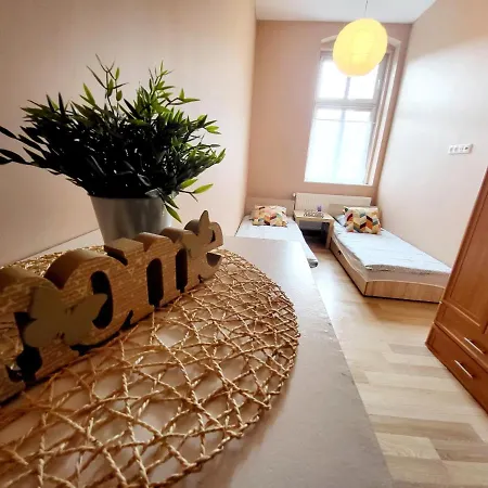 Tanie Spanie Przy Targach Poznanskich - Zameldowanie Bezobslugowe- Homestay szállás Poznań