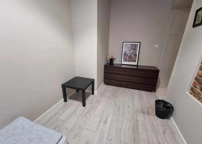 Tanie Spanie Przy Targach Poznanskich - Zameldowanie Bezobslugowe- * 포즈난