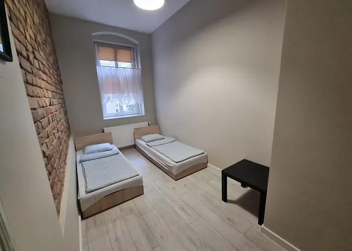 Tanie Spanie Przy Targach Poznanskich - Zameldowanie Bezobslugowe- 홈스테이