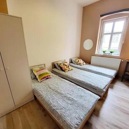 Tanie Spanie Przy Targach Poznańskich - Zameldowanie Bezobsługowe-