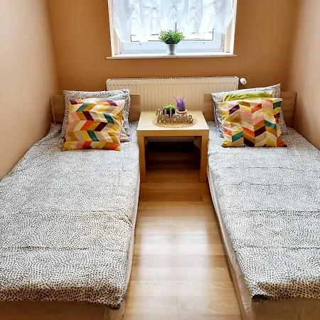 Tanie Spanie Przy Targach Poznanskich - Zameldowanie Bezobslugowe- Πόζναν