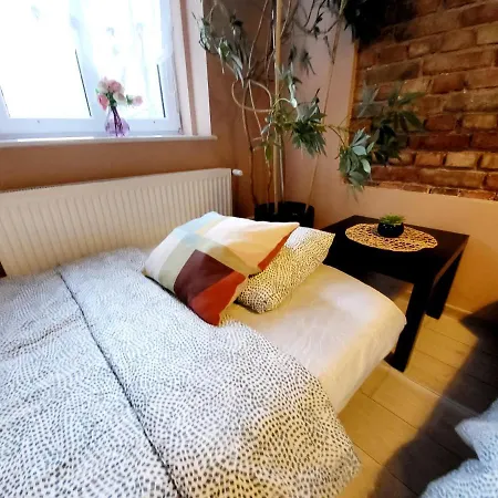 Tanie Spanie Przy Targach Poznańskich - Zameldowanie Bezobsługowe-