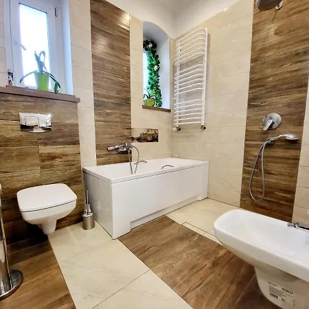 Tanie Spanie Przy Targach Poznanskich - Zameldowanie Bezobslugowe- * Poznań