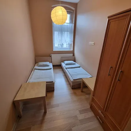 Tanie Spanie Przy Targach Poznanskich - Zameldowanie Bezobslugowe- Poznań