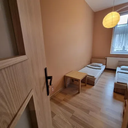 Проживание в семье Tanie Spanie Przy Targach Poznanskich - Zameldowanie Bezobslugowe- *