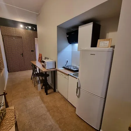 Tanie Spanie Przy Targach Poznańskich - Zameldowanie Bezobsługowe- Kwatera prywatna