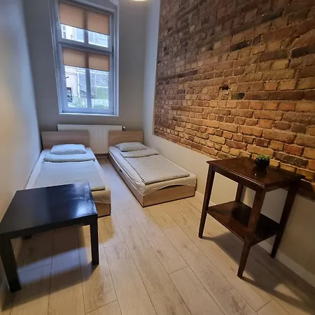 Tanie Spanie Przy Targach Poznańskich - Zameldowanie Bezobsługowe- Kwatera prywatna