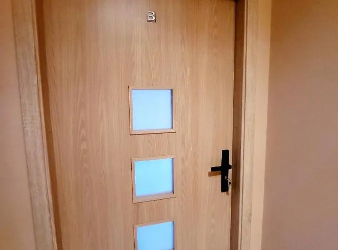 Tanie Spanie Przy Targach Poznanskich - Zameldowanie Bezobslugowe- Pansiyon