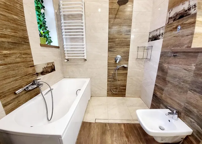 Tanie Spanie Przy Targach Poznanskich - Zameldowanie Bezobslugowe- *