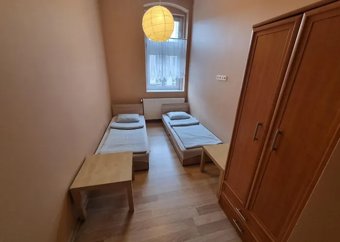 Tanie Spanie Przy Targach Poznanskich - Zameldowanie Bezobslugowe- Poznan